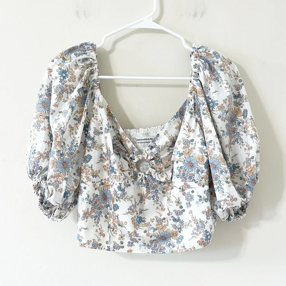 Abercrombie & Fitch Floral Puff Sleeve Poplin O-Ring Smocked Crop Top Size M - Picture 2 of 8
